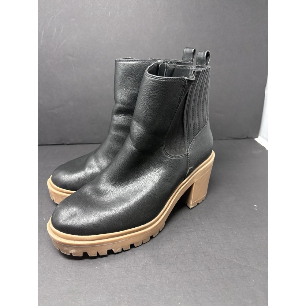 Torrid Women's Finger Gore Bootie Wide Width Bootie Black Tan Size 9 WW